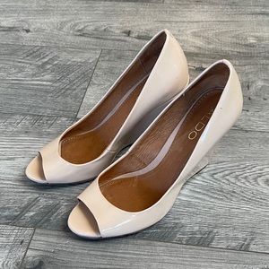 Nude Patent Wedges